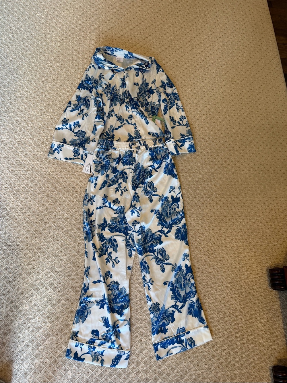 Women's Blue Floral Satin Pajama Set